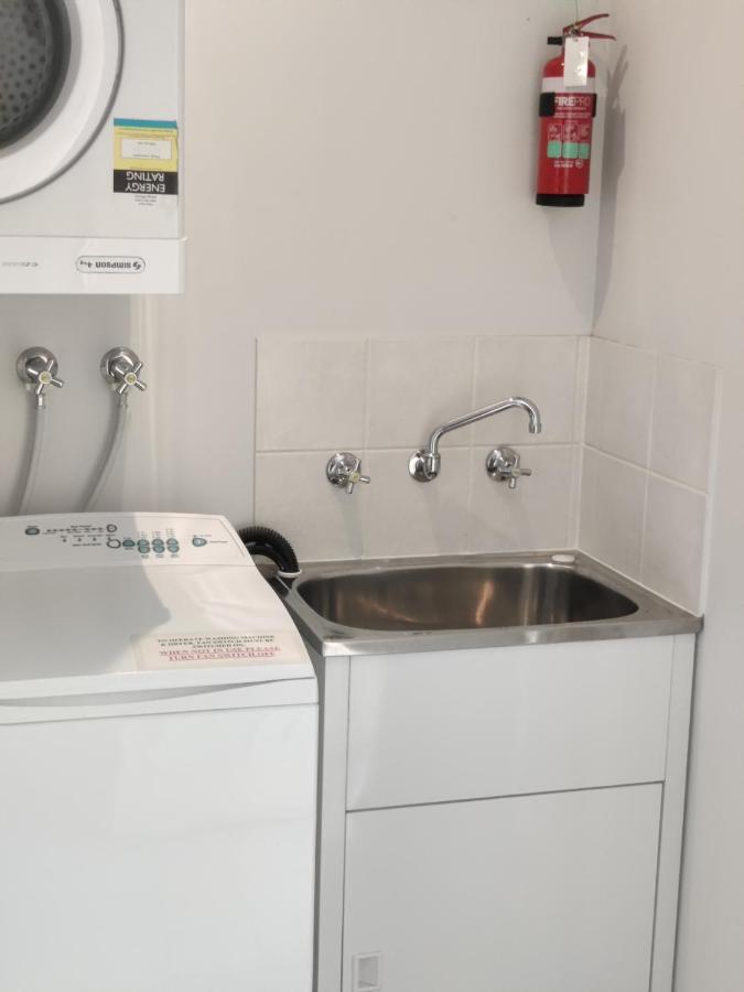 Belvoir Village Motel & Apartments Вудонга Екстериор снимка