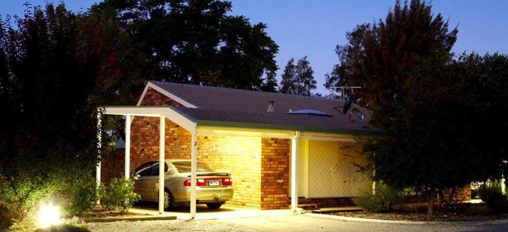 Belvoir Village Motel & Apartments Вудонга Екстериор снимка